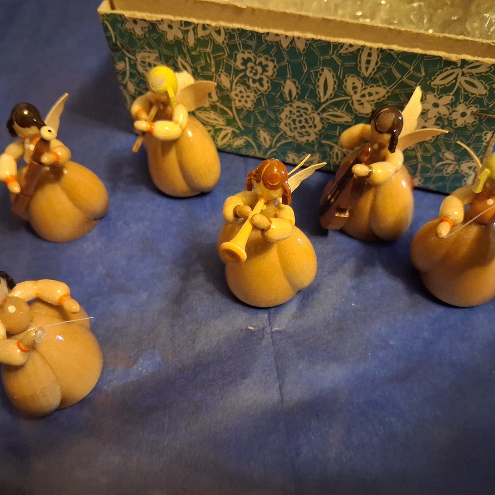 Charming Wooden Angel Figurines Set - Brown